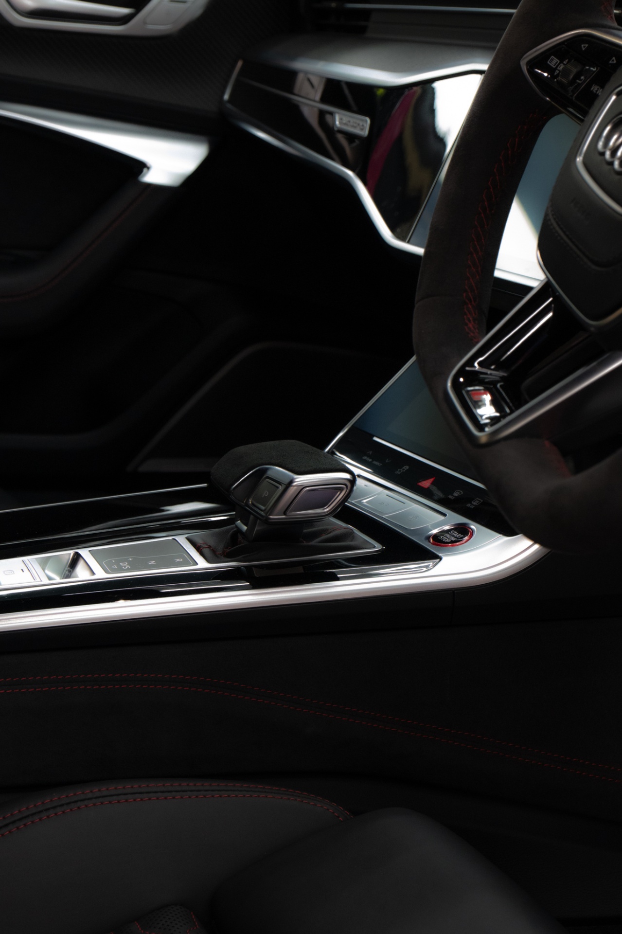 Centre Console, Detail